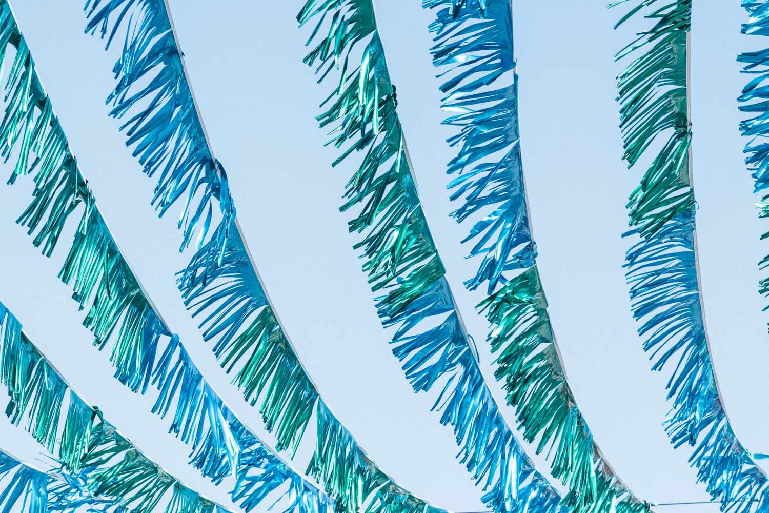 streamers for picture backdrop