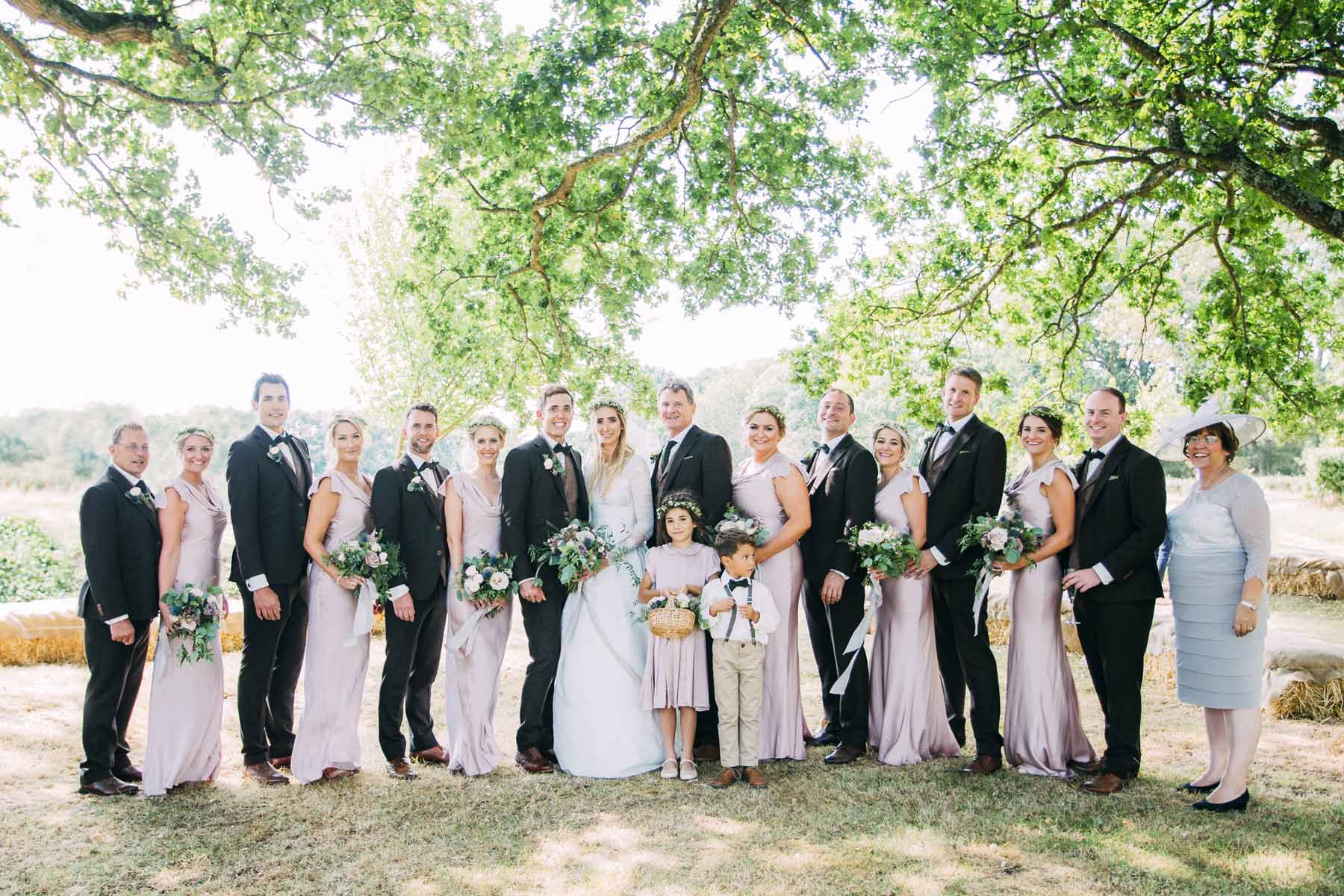 traditional-wedding-group-shot