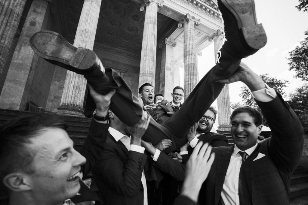 groom going to wedding ceremony